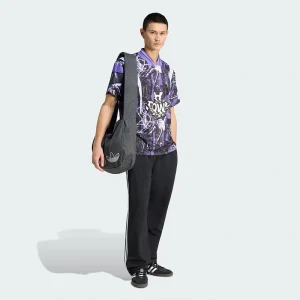 Areena Design <p>FIFA World Cup 2026 Host City Houston Graphic Jersey features Houston-inspired graphics, everyday comfort, and football heritage style made for tournament season and casual wear.</p> FIFA World Cup 2026 Host City Houston Graphic Jersey <p>FIFA World Cup 2026 Host City Houston Graphic Jersey features Houston-inspired graphics, everyday comfort, and football heritage style made for tournament season and casual wear.</p>