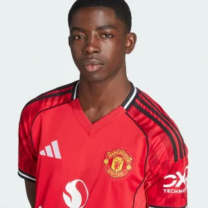 Areena Design <p>Adidas Men's Manchester United 25/26 Home Jersey delivers versatile jersey styling with durable everyday fabric construction, practical storage, and dependable comfort for game day, casual wear, and fan styling.</p> Adidas Men's Manchester United 25/26 Home Jersey <p>Adidas Men's Manchester United 25/26 Home Jersey delivers versatile jersey styling with durable everyday fabric construction, practical storage, and dependable comfort for game day, casual wear, and fan styling.</p>