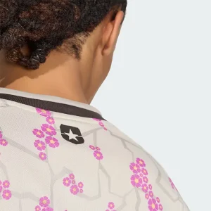 Areena Design <p>A FIFA World Cup Chile 2026 away jersey showcasing national identity with vibrant colors and comfortable performance fabric.</p> FIFA World Cup Chile 2026 Away Jersey <p>A FIFA World Cup Chile 2026 away jersey showcasing national identity with vibrant colors and comfortable performance fabric.</p>