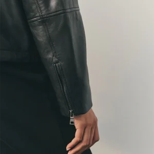 Areena Design <p>Funnel Neck Jacket delivers lightweight layering and versatile outerwear appeal, clean structure and everyday comfort, and a versatile look that works for game day, casual outfits, and daily wear.</p> Funnel Neck Jacket <p>Funnel Neck Jacket delivers lightweight layering and versatile outerwear appeal, clean structure and everyday comfort, and a versatile look that works for game day, casual outfits, and daily wear.</p>