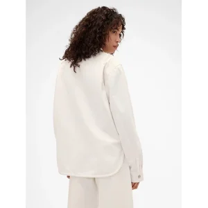 Areena Design <p>GAP x Victoria Beckham Denim Zip Shirt delivers collaboration-inspired style, comfortable everyday wear, and easy outfit versatility.</p> GAP x Victoria Beckham Denim Zip Shirt <p>GAP x Victoria Beckham Denim Zip Shirt delivers collaboration-inspired style, comfortable everyday wear, and easy outfit versatility.</p>