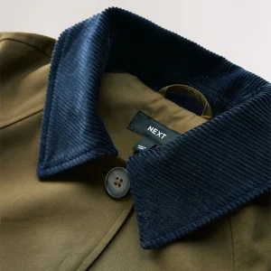 Green Trench Coat <p>Green trench coat with a fresh take on a timeless outerwear classic. Designed to add color, coverage, and polish to everyday looks.</p>