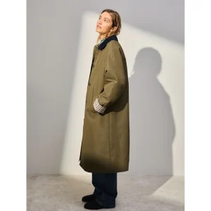 Areena Design <p>Green trench coat with a fresh take on a timeless outerwear classic. Designed to add color, coverage, and polish to everyday looks.</p> Green Trench Coat <p>Green trench coat with a fresh take on a timeless outerwear classic. Designed to add color, coverage, and polish to everyday looks.</p>