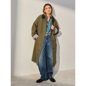 Areena Design <p>Green trench coat with a fresh take on a timeless outerwear classic. Designed to add color, coverage, and polish to everyday looks.</p> Green Trench Coat <p>Green trench coat with a fresh take on a timeless outerwear classic. Designed to add color, coverage, and polish to everyday looks.</p>