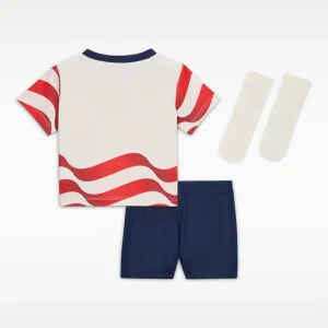 Areena Design <p>Infant Nike USMNT Home Kit 2026 adds authentic fan style with a clean athletic look, standout team identity, and a comfortable fit for match days or casual outfits.</p> Infant Nike USMNT Home Kit 2026 <p>Infant Nike USMNT Home Kit 2026 adds authentic fan style with a clean athletic look, standout team identity, and a comfortable fit for match days or casual outfits.</p>