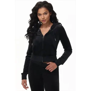 Areena Design <p>Juicy Couture Tracksuit Set delivers coordinated athletic style, comfortable movement, and an easy streetwear-ready look.</p> Juicy Couture Tracksuit Set <p>Juicy Couture Tracksuit Set delivers coordinated athletic style, comfortable movement, and an easy streetwear-ready look.</p>