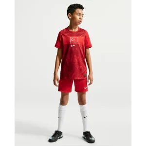 Areena Design <p>Kids Turkey 26/27 Youth Away Jersey by Nike delivers Turkey-inspired style, tournament-era detailing, everyday comfort in a versatile away jersey built for kids fans, training days, and casual wear.</p> Kids Turkey 26/27 Youth Away Jersey by Nike <p>Kids Turkey 26/27 Youth Away Jersey by Nike delivers Turkey-inspired style, tournament-era detailing, everyday comfort in a versatile away jersey built for kids fans, training days, and casual wear.</p>