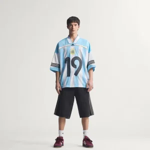 Areena Design <p>A remixed Argentina jersey crafted with artistic design elements and lightweight material for stylish everyday support.</p> Mens Bringback Remixed Argentina Jersey <p>A remixed Argentina jersey crafted with artistic design elements and lightweight material for stylish everyday support.</p>