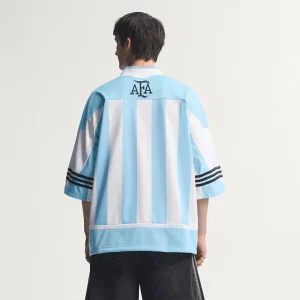 Areena Design <p>A remixed Argentina jersey crafted with artistic design elements and lightweight material for stylish everyday support.</p> Mens Bringback Remixed Argentina Jersey <p>A remixed Argentina jersey crafted with artistic design elements and lightweight material for stylish everyday support.</p>
