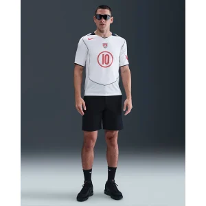 Mens Nike Landon Donovan USMNT 2004 Total 90 Reissue Jersey <p>Mens Nike Landon Donovan USMNT 2004 Total 90 Reissue Jersey delivers retro sport styling, a lightweight feel, and sport-inspired everyday comfort.</p>