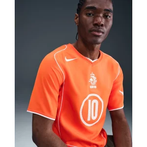 Areena Design <p>Mens Nike Ruud van Nistelrooy Netherlands 2004 Total 90 Reissue Jersey delivers retro sport styling, a lightweight feel, and sport-inspired everyday comfort.</p> Mens Nike Ruud van Nistelrooy Netherlands 2004 Total 90 Reissue Jersey <p>Mens Nike Ruud van Nistelrooy Netherlands 2004 Total 90 Reissue Jersey delivers retro sport styling, a lightweight feel, and sport-inspired everyday comfort.</p>