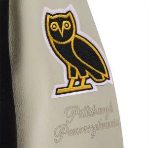 Areena Design <p>Mens Pittsburgh Penguins x OVO Varsity Jacket delivers standout outerwear style with a bold profile, comfortable layering feel, and statement details inspired by sport, streetwear, and collector fashion.</p> Mens Pittsburgh Penguins x OVO Varsity Jacket <p>Mens Pittsburgh Penguins x OVO Varsity Jacket delivers standout outerwear style with a bold profile, comfortable layering feel, and statement details inspired by sport, streetwear, and collector fashion.</p>