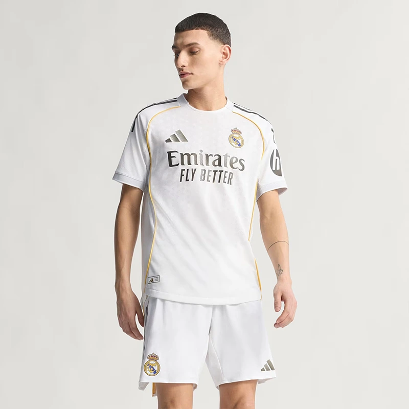Men's adidas Real Madrid 25-26 Authentic Home Jersey 8 Men's adidas Real Madrid 25/26 Authentic Home Jersey <p>Men's adidas Real Madrid 25/26 Authentic Home Jersey delivers versatile jersey styling with durable everyday fabric construction, practical storage, and dependable comfort for game day, casual wear, and fan styling.</p>