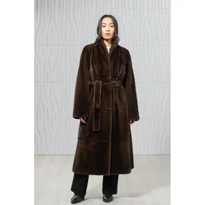 Areena Design <p><strong>Mink Coat</strong>: A luxurious coat made from mink fur, known for its softness and elegant appearance.</p> Mink Coat <p><strong>Mink Coat</strong>: A luxurious coat made from mink fur, known for its softness and elegant appearance.</p>