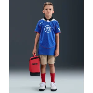 Areena Design <p>Nike Blue Total 90 Older Kids Dri-FIT Soccer Jersey delivers retro Total 90 football style, a lightweight feel, and breathable everyday comfort.</p> Nike Blue Total 90 Older Kids Dri-FIT Soccer Jersey <p>Nike Blue Total 90 Older Kids Dri-FIT Soccer Jersey delivers retro Total 90 football style, a lightweight feel, and breathable everyday comfort.</p>