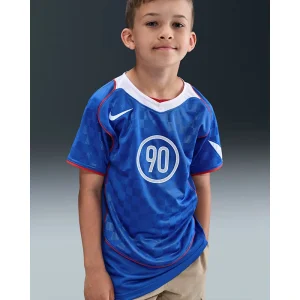 Areena Design <p>Nike Blue Total 90 Older Kids Dri-FIT Soccer Jersey delivers retro Total 90 football style, a lightweight feel, and breathable everyday comfort.</p> Nike Blue Total 90 Older Kids Dri-FIT Soccer Jersey <p>Nike Blue Total 90 Older Kids Dri-FIT Soccer Jersey delivers retro Total 90 football style, a lightweight feel, and breathable everyday comfort.</p>