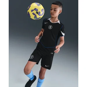 Areena Design <p>Nike Chelsea F.C. 2025/26 Older Kids Dri-FIT Total 90 Shirt delivers clean casual style, soft everyday comfort, and versatile wear for casual outfits.</p> Nike Chelsea F.C. 2025/26 Older Kids Dri-FIT Total 90 Shirt <p>Nike Chelsea F.C. 2025/26 Older Kids Dri-FIT Total 90 Shirt delivers clean casual style, soft everyday comfort, and versatile wear for casual outfits.</p>