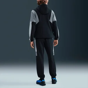 Areena Design <p>Nike Club Fleece Tracksuit delivers versatile tracksuit styling with soft fleece fabric construction, practical storage, and dependable comfort for everyday wear, travel, and casual layering.</p> Nike Club Fleece Tracksuit <p>Nike Club Fleece Tracksuit delivers versatile tracksuit styling with soft fleece fabric construction, practical storage, and dependable comfort for everyday wear, travel, and casual layering.</p>