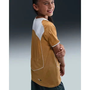 Areena Design <p>Nike Club Gold Total 90 Older Kids Dri-FIT Soccer Jersey delivers retro Total 90 football style, a lightweight feel, and breathable everyday comfort.</p> Nike Club Gold Total 90 Older Kids Dri-FIT Soccer Jersey <p>Nike Club Gold Total 90 Older Kids Dri-FIT Soccer Jersey delivers retro Total 90 football style, a lightweight feel, and breathable everyday comfort.</p>