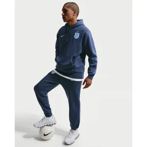 Areena Design <p>Nike FIFA World Cup England 2026 Club Football Pullover Hoodie delivers soft everyday comfort, a comfortable feel, and easy everyday versatility.</p> Nike FIFA World Cup England 2026 Club Football Pullover Hoodie <p>Nike FIFA World Cup England 2026 Club Football Pullover Hoodie delivers soft everyday comfort, a comfortable feel, and easy everyday versatility.</p>
