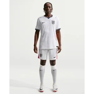 Areena Design <p>Nike FIFA World Cup England 2026 Stadium Home Jersey delivers home-inspired team style, a comfortable feel, and easy everyday versatility.</p> Nike FIFA World Cup England 2026 Stadium Home Jersey <p>Nike FIFA World Cup England 2026 Stadium Home Jersey delivers home-inspired team style, a comfortable feel, and easy everyday versatility.</p>