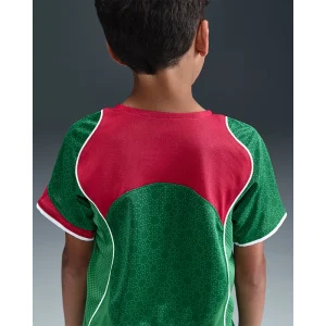 Areena Design <p>Nike Green Total 90 Older Kids Dri-FIT Soccer Jersey delivers retro Total 90 football style, a lightweight feel, and breathable everyday comfort.</p> Nike Green Total 90 Older Kids Dri-FIT Soccer Jersey <p>Nike Green Total 90 Older Kids Dri-FIT Soccer Jersey delivers retro Total 90 football style, a lightweight feel, and breathable everyday comfort.</p>