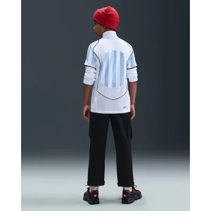 Areena Design <p>Nike Psychic Blue Total 90 Older Kids Dri-FIT Soccer Jersey delivers retro Total 90 football style, a lightweight feel, and breathable everyday comfort.</p> Nike Psychic Blue Total 90 Older Kids Dri-FIT Soccer Jersey <p>Nike Psychic Blue Total 90 Older Kids Dri-FIT Soccer Jersey delivers retro Total 90 football style, a lightweight feel, and breathable everyday comfort.</p>