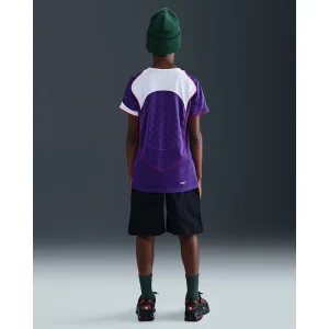 Areena Design <p>Nike Purple Total 90 Older Kids Dri-FIT Soccer Jersey delivers retro Total 90 football style, a lightweight feel, and breathable everyday comfort.</p> Nike Purple Total 90 Older Kids Dri-FIT Soccer Jersey <p>Nike Purple Total 90 Older Kids Dri-FIT Soccer Jersey delivers retro Total 90 football style, a lightweight feel, and breathable everyday comfort.</p>