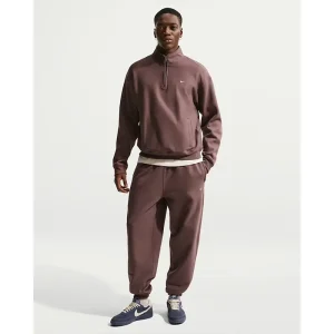 Areena Design <p>Nike Solo Swoosh Mens Fleece Quarter Zip Top delivers minimal logo styling, comfortable all-day wear, and easy everyday versatility.</p> Nike Solo Swoosh Mens Fleece Quarter Zip Top <p>Nike Solo Swoosh Mens Fleece Quarter Zip Top delivers minimal logo styling, comfortable all-day wear, and easy everyday versatility.</p>