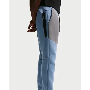 Areena Design <p>Nike Tech Full Tracksuit delivers modern everyday style, coordinated comfort, and sporty everyday versatility.</p> Nike Tech Full Tracksuit <p>Nike Tech Full Tracksuit delivers modern everyday style, coordinated comfort, and sporty everyday versatility.</p>