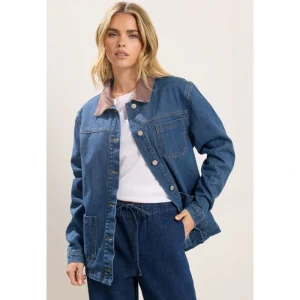 Areena Design <p>The <strong>Petite Denim Jacket</strong> is tailored for a flattering fit with classic denim style and everyday comfort. Perfect for layering, it offers a versatile look that pairs easily with casual outfits while adding a timeless touch to any wardrobe.</p> Petite Denim Jacket <p>The <strong>Petite Denim Jacket</strong> is tailored for a flattering fit with classic denim style and everyday comfort. Perfect for layering, it offers a versatile look that pairs easily with casual outfits while adding a timeless touch to any wardrobe.</p>