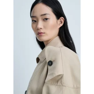 Short Trench Coat Women <p>Women's short trench coat with classic details and a lighter everyday silhouette. A smart layering piece for transitional weather and polished casual looks.</p>