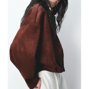 Suede Bomber Jacket Women <p>Women's suede bomber jacket with a soft touch and refined casual style. A polished outer layer that brings texture and warmth to everyday looks.</p>
