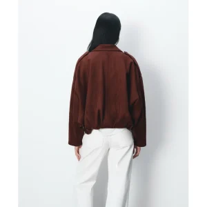 Areena Design <p>Women's suede bomber jacket with a soft touch and refined casual style. A polished outer layer that brings texture and warmth to everyday looks.</p> Suede Bomber Jacket Women <p>Women's suede bomber jacket with a soft touch and refined casual style. A polished outer layer that brings texture and warmth to everyday looks.</p>