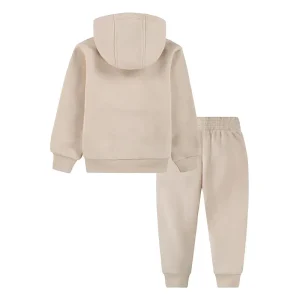 Areena Design <p>Nike Kids NSW LBR Club Fleece Full-Zip Set delivers comfortable everyday wear, a comfortable feel, and easy everyday versatility.</p> Nike Kids NSW LBR Club Fleece Full-Zip Set <p>Nike Kids NSW LBR Club Fleece Full-Zip Set delivers comfortable everyday wear, a comfortable feel, and easy everyday versatility.</p>