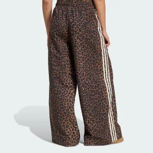Adidas Womens Originals Firebird Pants <p>Adidas Womens Originals Firebird Pants delivers archive-inspired adidas style with a relaxed fit, versatile comfort, and an easy everyday look.</p>