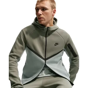 Nike Mens Tech Fleece Full-Zip Windrunner Hoodie <p>Nike Mens Tech Fleece Full-Zip Windrunner Hoodie delivers sport-inspired style, warm comfort, and easy everyday wear.</p>