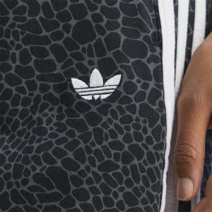 Adidas Womens Originals Firebird Pants <p>An Adidas Womens Originals Firebird pants with classic design and soft breathable fabric for everyday wear.</p>