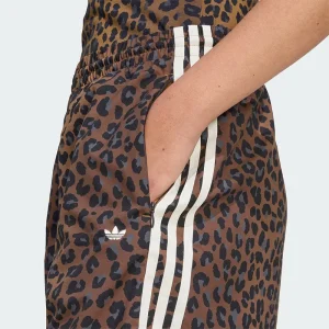 Adidas Womens Originals Firebird Pants <p>Adidas Womens Originals Firebird Pants delivers archive-inspired adidas style with a relaxed fit, versatile comfort, and an easy everyday look.</p>