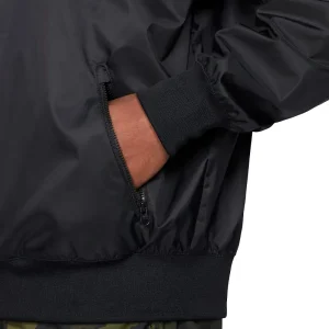 Nike Mens Sportswear Windrunner Hooded Jacket <p>Nike Mens Sportswear Windrunner Hooded Jacket delivers sport-inspired style, light coverage, and easy everyday wear.</p>