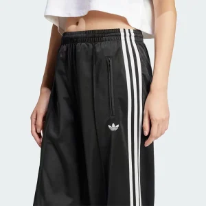 Adidas Womens Adicolor Classic Firebird Loose Track Pants <p>An Adidas Womens Adicolor Classic Firebird loose track pant with relaxed fit and timeless design.</p>