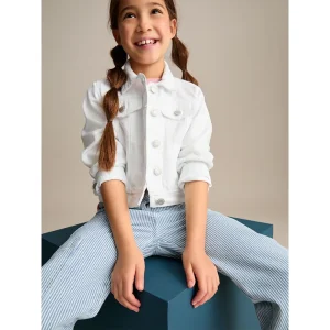 Areena Design <p>White denim jacket with a crisp modern look and easy seasonal versatility. A clean casual layer for fresh everyday outfits.</p> White Denim Jacket <p>White denim jacket with a crisp modern look and easy seasonal versatility. A clean casual layer for fresh everyday outfits.</p>