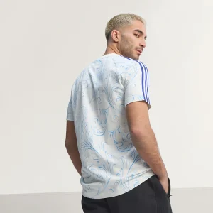 Areena Design <p>Adidas Argentina Originals All Over Print T-Shirt brings sports and fanwear styling to a comfortable shirt made for game days, fan events, training-inspired outfits, and casual weekends. Easy to style and strong for casual, fan, and streetwear outfits.</p> Adidas Argentina Originals All Over Print T-Shirt <p>Adidas Argentina Originals All Over Print T-Shirt brings sports and fanwear styling to a comfortable shirt made for game days, fan events, training-inspired outfits, and casual weekends. Easy to style and strong for casual, fan, and streetwear outfits.</p>