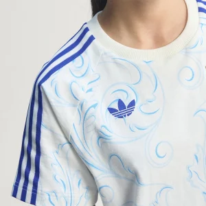 Areena Design <p>Adidas Argentina Originals Dress brings sports and fanwear styling to a comfortable dress made for game days, fan events, training-inspired outfits, and casual weekends. Easy to style and strong for casual, fan, and streetwear outfits.</p> Adidas Argentina Originals Dress <p>Adidas Argentina Originals Dress brings sports and fanwear styling to a comfortable dress made for game days, fan events, training-inspired outfits, and casual weekends. Easy to style and strong for casual, fan, and streetwear outfits.</p>