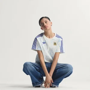 Areena Design <p>Adidas Argentina Originals Dress brings sports and fanwear styling to a comfortable dress made for game days, fan events, training-inspired outfits, and casual weekends. Easy to style and strong for casual, fan, and streetwear outfits.</p> Adidas Argentina Originals Dress <p>Adidas Argentina Originals Dress brings sports and fanwear styling to a comfortable dress made for game days, fan events, training-inspired outfits, and casual weekends. Easy to style and strong for casual, fan, and streetwear outfits.</p>