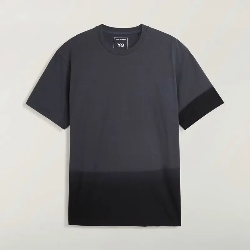 Adidas Y-3 DIPPED REGULAR SHORT SLEEVE TEE 1 Adidas Y-3 DIPPED REGULAR SHORT SLEEVE TEE <p>Adidas Y-3 DIPPED REGULAR SHORT SLEEVE TEE delivers lightweight comfort, stylish graphics, and everyday versatility.</p>