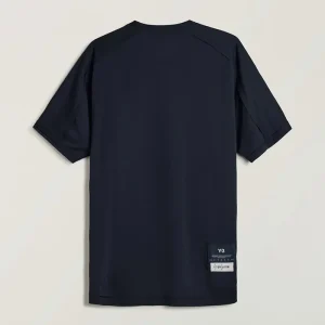 Areena Design <p>Adidas Y-3 RUNNING SHORT SLEEVE TEE offers a clean everyday look with sport-inspired graphics, soft casual styling, and easy outfit versatility.</p> Adidas Y-3 RUNNING SHORT SLEEVE TEE <p>Adidas Y-3 RUNNING SHORT SLEEVE TEE offers a clean everyday look with sport-inspired graphics, soft casual styling, and easy outfit versatility.</p>