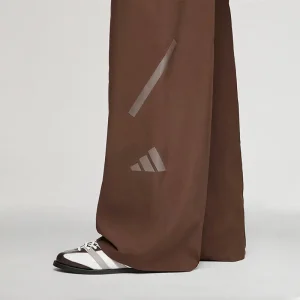 Areena Design <p>Adidas x entire studios Z.N.E. Uniform Pant Woven delivers distinctive fashion appeal with collaboration-inspired branding, making it a standout choice for modern wardrobes and everyday rotation.</p> Adidas x entire studios Z.N.E. Uniform Pant Woven <p>Adidas x entire studios Z.N.E. Uniform Pant Woven delivers distinctive fashion appeal with collaboration-inspired branding, making it a standout choice for modern wardrobes and everyday rotation.</p>