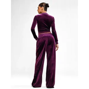 Areena Design <p>Baby Phat Jogging Suit delivers coordinated athleisure style with soft comfort feel, making it a standout choice for retro sporty looks and everyday rotation.</p> Baby Phat Jogging Suit <p>Baby Phat Jogging Suit delivers coordinated athleisure style with soft comfort feel, making it a standout choice for retro sporty looks and everyday rotation.</p>