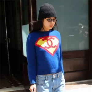 Areena Design <p>Chanel Superman Sweater brings premium streetwear styling to a comfortable sweatshirt made for streetwear rotations, layered outfits, and elevated casual styling. Easy to style and strong for casual, fan, and streetwear outfits.</p> Chanel Superman Sweater <p>Chanel Superman Sweater brings premium streetwear styling to a comfortable sweatshirt made for streetwear rotations, layered outfits, and elevated casual styling. Easy to style and strong for casual, fan, and streetwear outfits.</p>